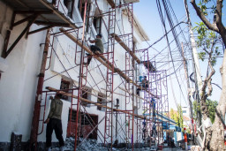 Pemkot Surabaya Cat Ulang Cagar Budaya di Kawasan Zona Eropa