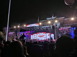 Puncak Hari Jadi Kota Surabaya, Konser Gratis Gildcoutic Guncangkan Balai Kota