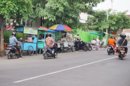 Sebabkan Kemacetan, Sejumlah PKL akan Ditertibkan