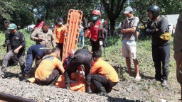Wanita asal Leces, Tabrakkan Diri ke KA di Rel Ahmad Yani