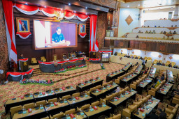 Pj Gubernur Adhy Optimistis BUMD Sumbang Pendapatan Daerah