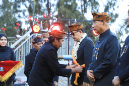 Pj Gubernur Adhy Dikukuhkan Sebagai Warga Kehormatan Masyarakat Suku Tengger