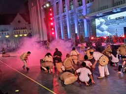 Suasana Tempo Dulu, Lagu 'Rek Ayo Rek' Berkumandang Pada Soft Launching Kota Lama Surabaya