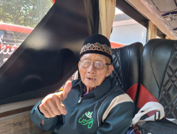 Mbah Hardjo, Jemaah Haji Tertua Indonesia Tiba di Tanah Air