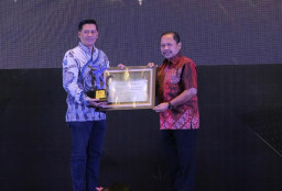 Bank Jatim Dinobatkan Sebagai BUMD Inovatif dan Ekspansif