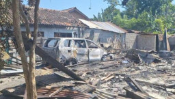 Cemburu Buta, Suami Bakar Rumah Istri dan Anak