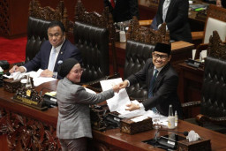 DPR Bikin Pansus Haji: Gegara Alihkan Visa haji Reguler ke Khusus