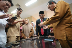 Berantas Judi Online, Pj Wali Kota Ali Kuncoro Razia Handphone ASN