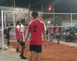 Tim Bau Kencur Jombang Sikat Tim WVC Surabaya pada Kades Cup I Open Turnamen Volly Spon