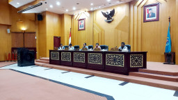 Datangi Kantor DPRD Surabaya, Relawan Tuntut AH. Thony Maju Calon Walikota Surabaya di Pilwali 2024