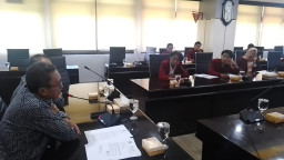 Sikapi Kejanggalan Pembayaran Retribusi Kebersihan, BEM Unipra Datangi Kantor PDAM Surabaya