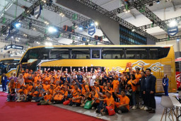 Deretan Bus Double Decker Mewah Harapan Jaya di GIIAS 2024
