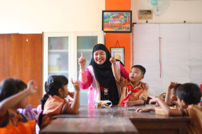 Gelar Aksi Kepedulian, Srikandi PLN Semarakkan Hari Anak Nasional