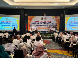 Plt Bupati Sidoarjo Subandi Bantu Masyarakat Manfaatkan Program PTSL
