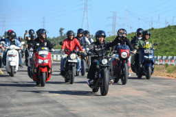 Jokowi Konvoi dengan Artis, Jajal Jalan Tol di IKN