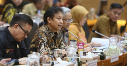 DPR Tuding Menkes Arogan, Urusan Pengawasan Obat