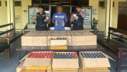 Truk Angkut Ratusan Botol Arak Bali Diamankan Polisi