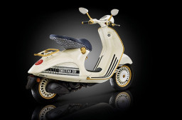 Bikin Melongo, 1 Unit Vespa Edisi Christian Dior Bakal Dilelang