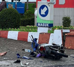 Motor Adu Banteng dengan Truk, Pengendara Tewas di lokasi