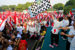 Pemprov Jatim Raih Rekor Dunia MURI Pengibaran Bendera Merah Putih Terbanyak di Lingkungan Masjid