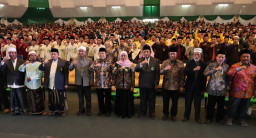 Ribuan Santri Beasiswa LPPD Pemprov Jatim Silaturahmi Akbar di Islamic Center