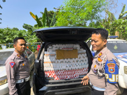 Viral, Polisi Amankan Mobil Berisi Ratusan Slop Rokok Ilegal
