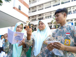 Inovasi Pembelajaran: Siswa SMP Adiwiyata Surabaya Merakit Mobil Listrik Tenaga Surya