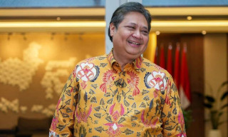 Mundur dari Ketum Golkar, Airlangga Ketawa-ketawa