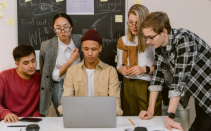 Mahasiswa Kuliah Sambil Bekerja, Ngetrend