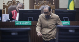 Gazalba Tukar Valas Rp 6,5 Miliar Gunakan KTP Asistennya, Terungkap di Sidang