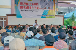 Bupati Gresik Gelar Rembug Akur untuk Dengar Aspirasi Masyarakat