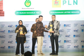 PLN Raih ESG Awards Sektor Energi di Ajang SAFE
