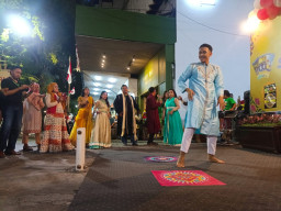 KBI Surabaya Ramaikan Jalan Tunjungan Dengan Gelaran India Night