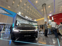 Ramaikan GIIAS Surabaya 2024, BYD Hadirkan MPV Listrik Segmen Medium Pertama Untuk Keluarga Indonesia
