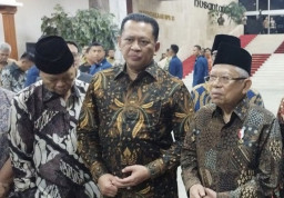 Baca juga : Ketua MPR: Pilkada Serentak Bikin Orang Tertawa Sendirian
