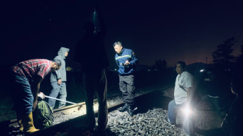 Diduga Idap Penyakit tak Kunjung Sembuh, Lansia Tabrakan Diri ke Kereta Api