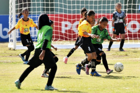 SDN Ketabang dan Pacarkeling Sabet Juara di Ajang MilkLife Soccer Challenge - Surabaya Series 2 2024
