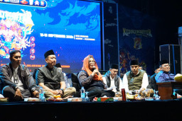 Pj Wali Kota Kediri Zanariah Ikuti Pengajian Bersama Gus Kautsar pada KSF 7