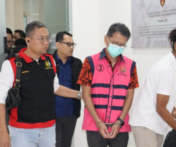 Bos Indofarma Diduga Manipulasi Rp 371 M, Ditahan Kejaksaan