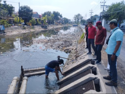 Hadapi Kekeringan, Delta Tirta Sidoarjo Beraksi di Kali Pelayaran