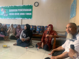 Temui Relawan di Lamongan, Bu Risma Tak Ingin Rakyat Jatim Hidup Sulit