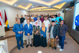 Deep Talks Soal Kepala Daerah Idaman di Pascasarjana Unair, Khofifah Tekankan Pentingnya Menjadi Transformational Leader