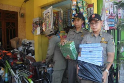 Satpol PP Gencar Cegah Peredaran Rokok Ilegal di Jombang