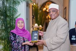 Rektor Al Azhar Ajak Khofifah Bangun Kerjasama Moderasi dan Toleransi Mesir dan Jawa Timur