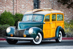 Mobil Klasik Super Langka, ‘Ford DeLuxe Station Wagon 1939’ Dilelang