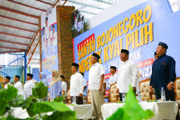 Relawan Santri Nderek Kyai Bojonegoro Ikrar Menangkan Khofifah - Emil dan Wahono - Nurul Azizah