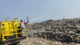 Antisipasi Kebakaran, DLH Kota Mojokerto Rutinkan Pembasahan TPA Randegan