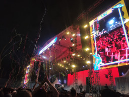 Kehebohan 27.000 Penonton Perdana di Surabaya Expo Center