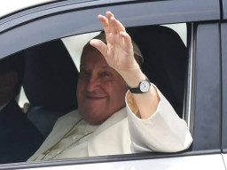 Kesederhanaan Paus, Berjam Tangan Casio Rp 200 Ribu