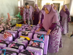 20 Hari 'Ditelantarkan' di Hotel, Belasan Jemaah Umroh di Prank Travel Baginda Support System